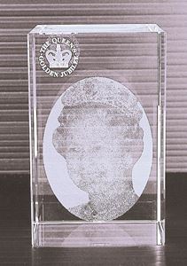Picture of Queen 2D Golden Jubilee Cystal Portrait Paperweight